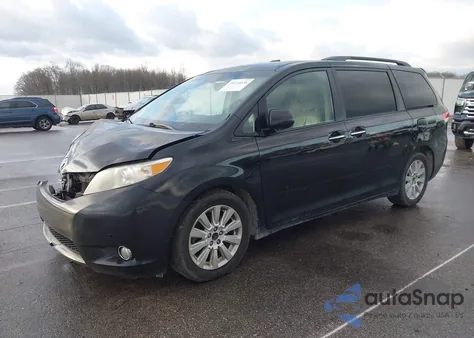 2012 Toyota Sienna Limited 7 Passenger z USA, uszkodzony, nr VIN 5TDDK3DC1CS037027